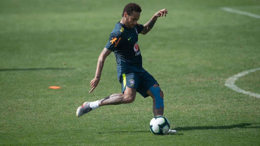 رئيس الاتحاد البرازيلي: نيمار سيخوض كوبا أميركا رغم فضيحة الاغتصاب