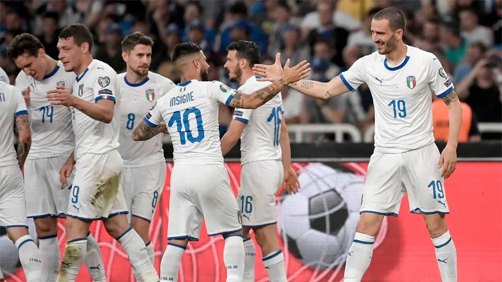 إيطاليا وألمانيا تتجاوزان اليونان وبيلاروسيا في التصفيات