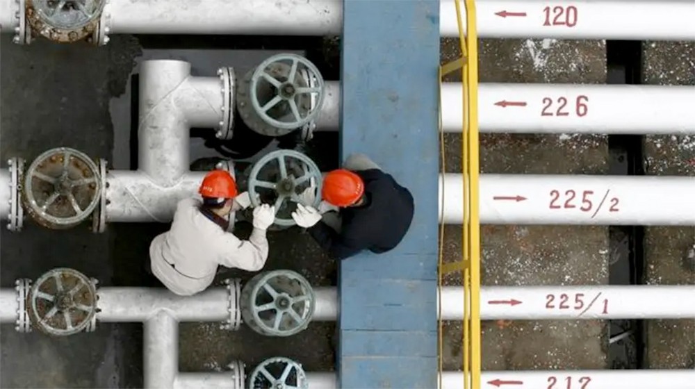 أكبر مستهلك للنفط عالميا يقلص وارداته بسبب عقوبات إيران