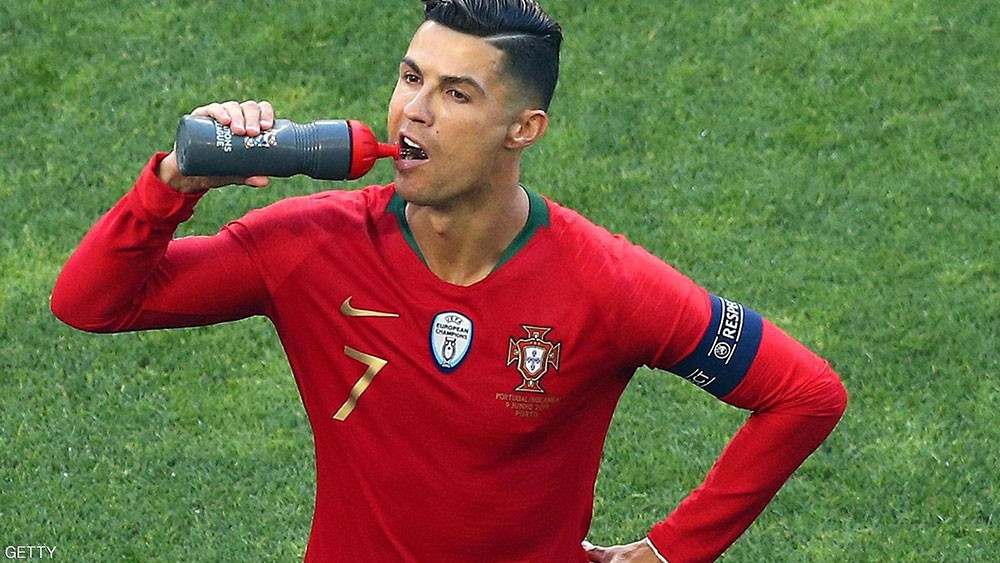  رونالدو الغاضب.. الكاميرا ترصد "الغيرة" في ليلة البرتغال