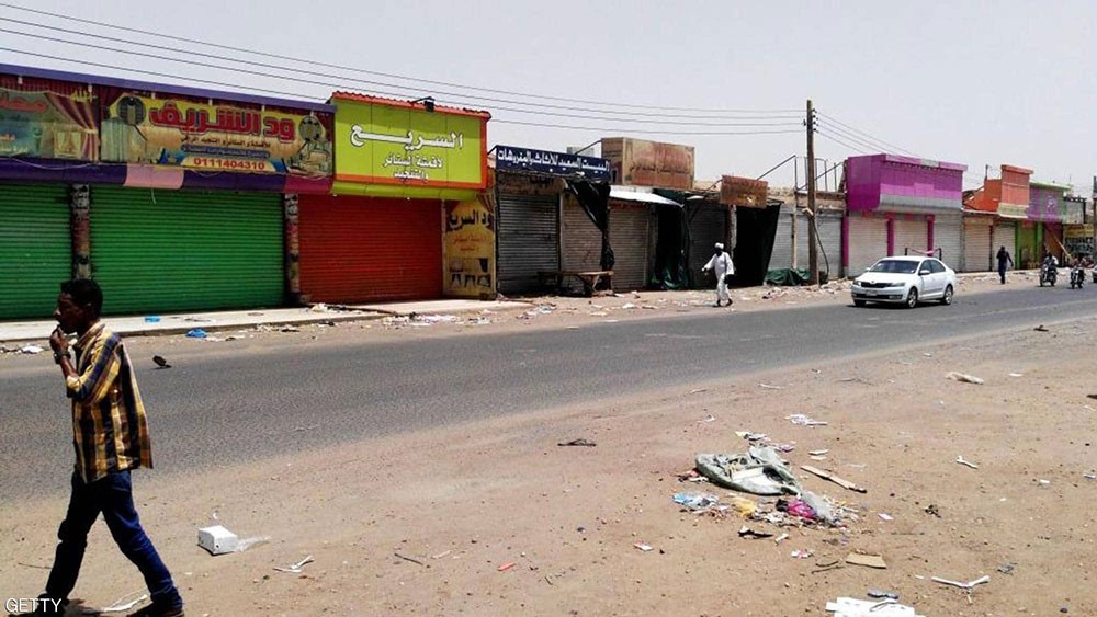  السودان.. "الحرية والتغيير" تعلن تعليق العصيان المدني
