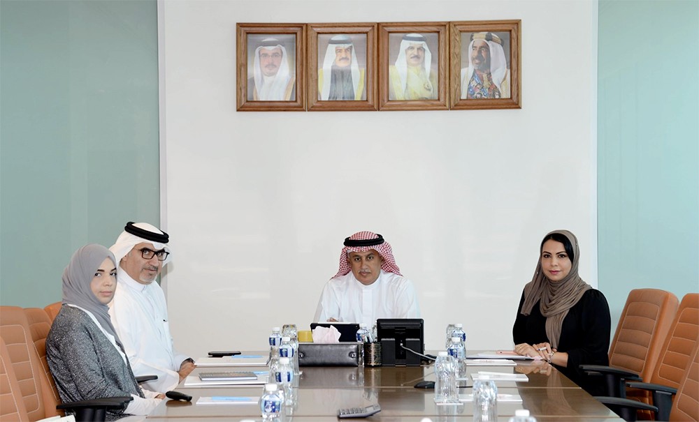 وزير الصناعة والتجارة والسياحة يجتمع بالأمين العام لمجلس المناقصات والمزايدات