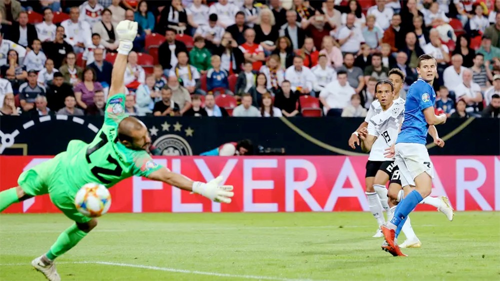 ليروي ساني يرفض الإفصاح عن مصيره مع مانشستر سيتي