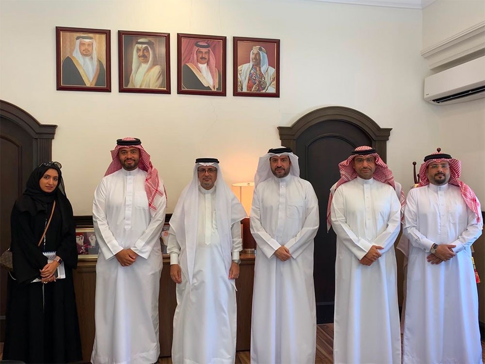 ابو الفتح يناقش الخطوات التنفيذية لمبادرة سمو الشيخ ناصر بإنشاء "ملاعب الفرجان" 