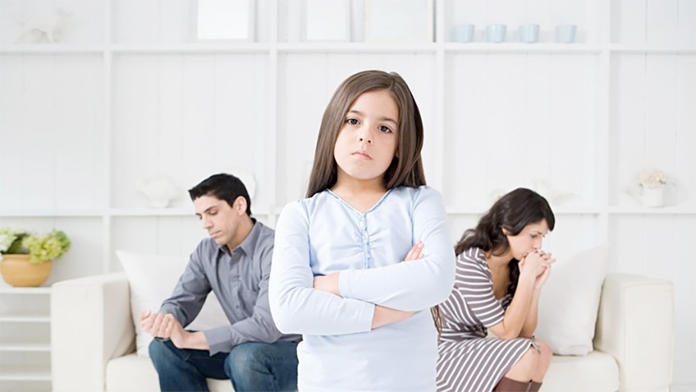 كيف يؤثر طلاق الوالدين على صحة الأطفال؟