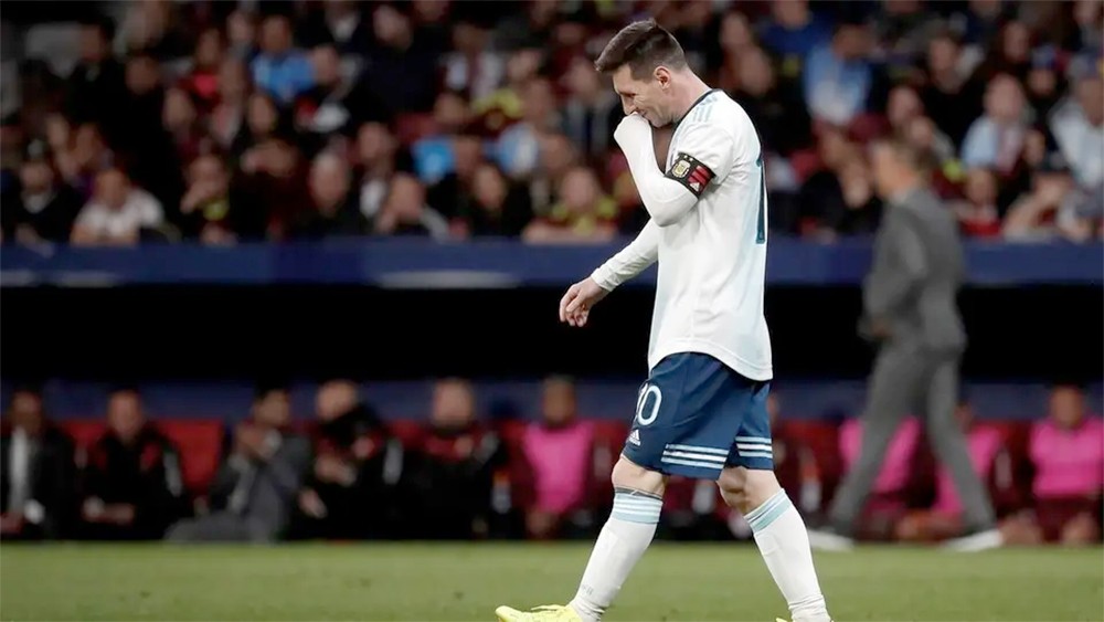 "صداع ميسي" يثير إعجاب لاعبي منتخب الأرجنتين