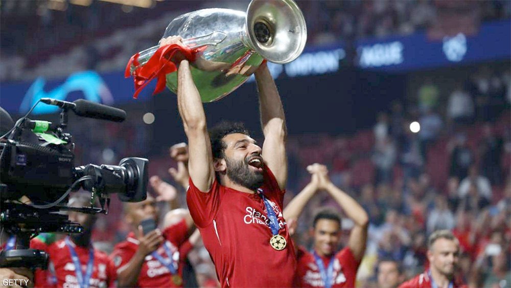 عروض مغرية تلاحق صلاح.. و"الملك المصري" يكشف موقفه