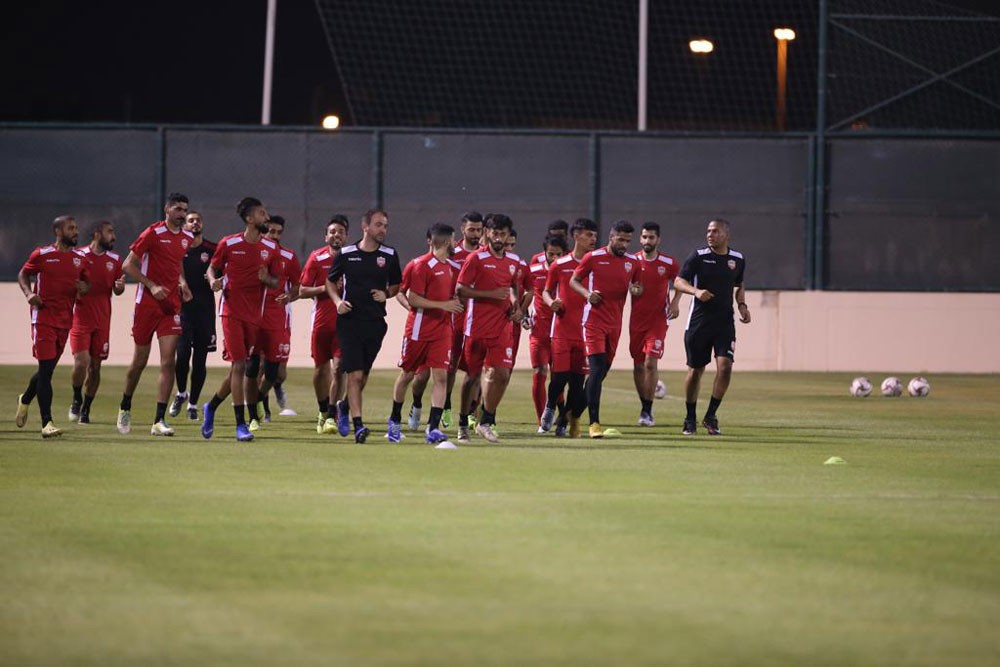 "الأحمر" يدشن مرحلة الإعداد الأولى بتدريبات اللياقة