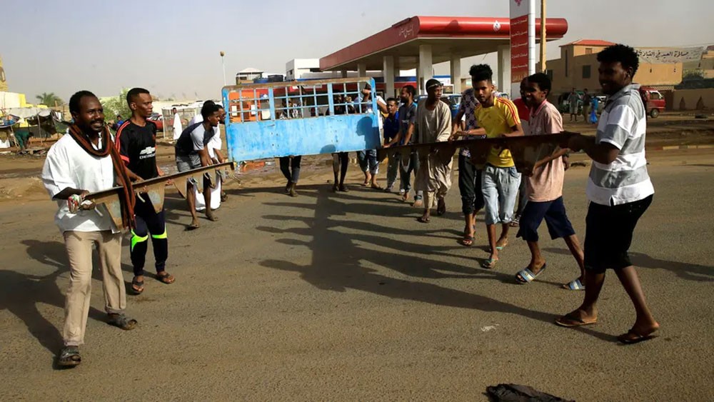 السودان.. تظاهرات جديدة وحميدتي يدعو لتشكيل حكومة سريعاً