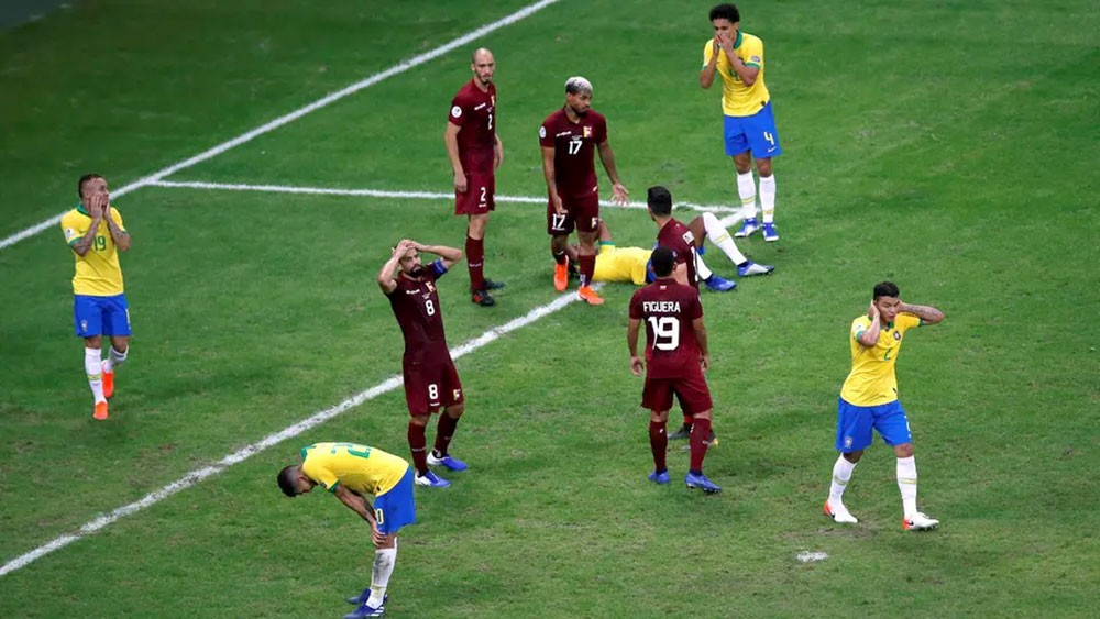 البرازيل تتعادل مع فنزويلا سلبياً.. وVAR يلغي 3 أهداف