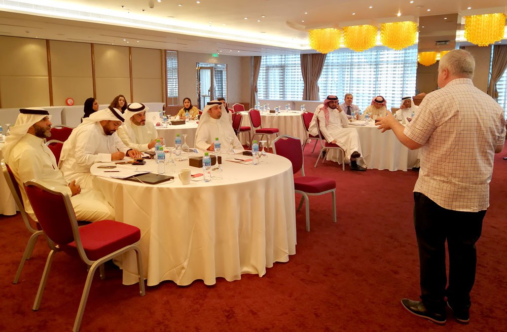 اللجنة البارالمبية تقيم دورة مكثفة حول استراتيجيات الرياضة البارالمبية
