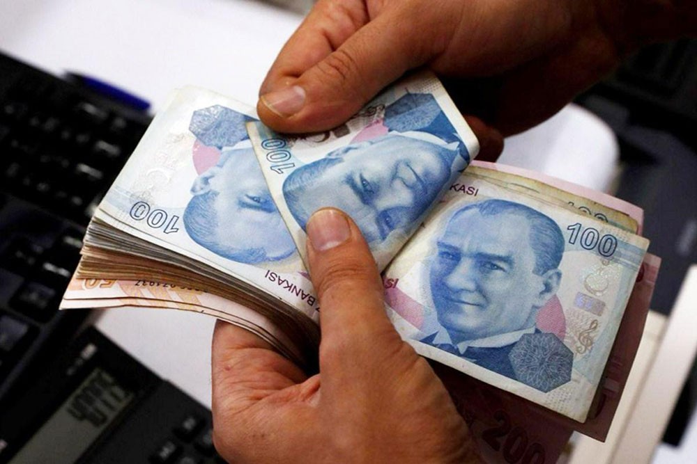  الليرة التركية تهبط 