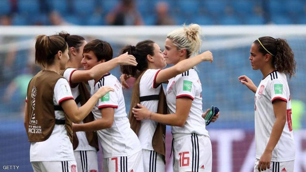  ريال مدريد "نسائي" لأول مرة بالتاريخ.. والسعر مذهل