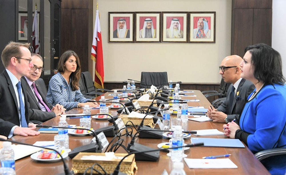 شبابية الشورى تبحث التعاون والتنسيق مع مؤسسة بريطانية