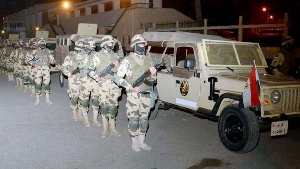 الأمن المصري يحبط هجوماً على 3 حواجز أمنية بالعريش