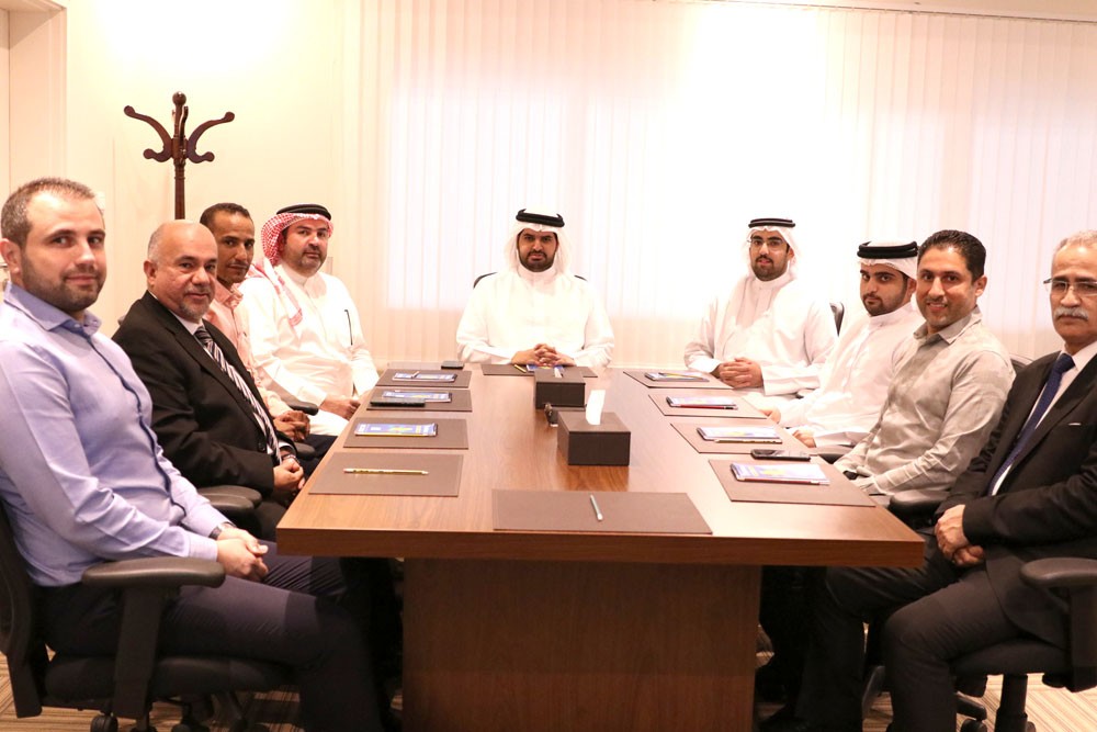 سمو الشيخ عيسى بن علي يستقبل لجنة المنتخبات في اتحاد السلة