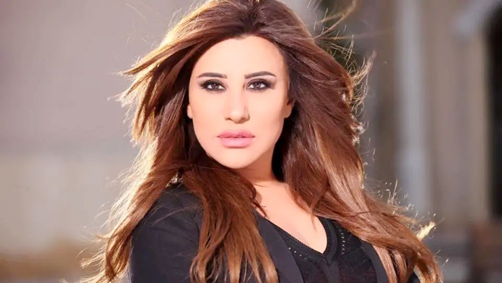 صحافية تحرج نجوى كرم.. والفنانة: "يخرب بيتك"