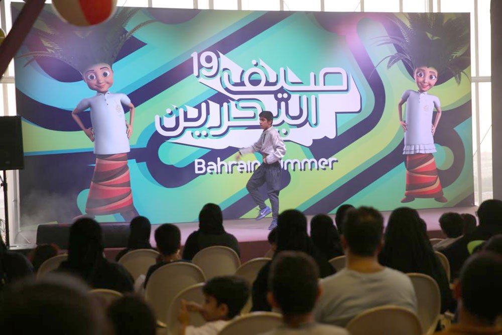 "صيف البحرين".. إقبال كبير على خيمة نخول بجانب قلعة الشيخ سلمان بن أحمد الفاتح بالرفاع