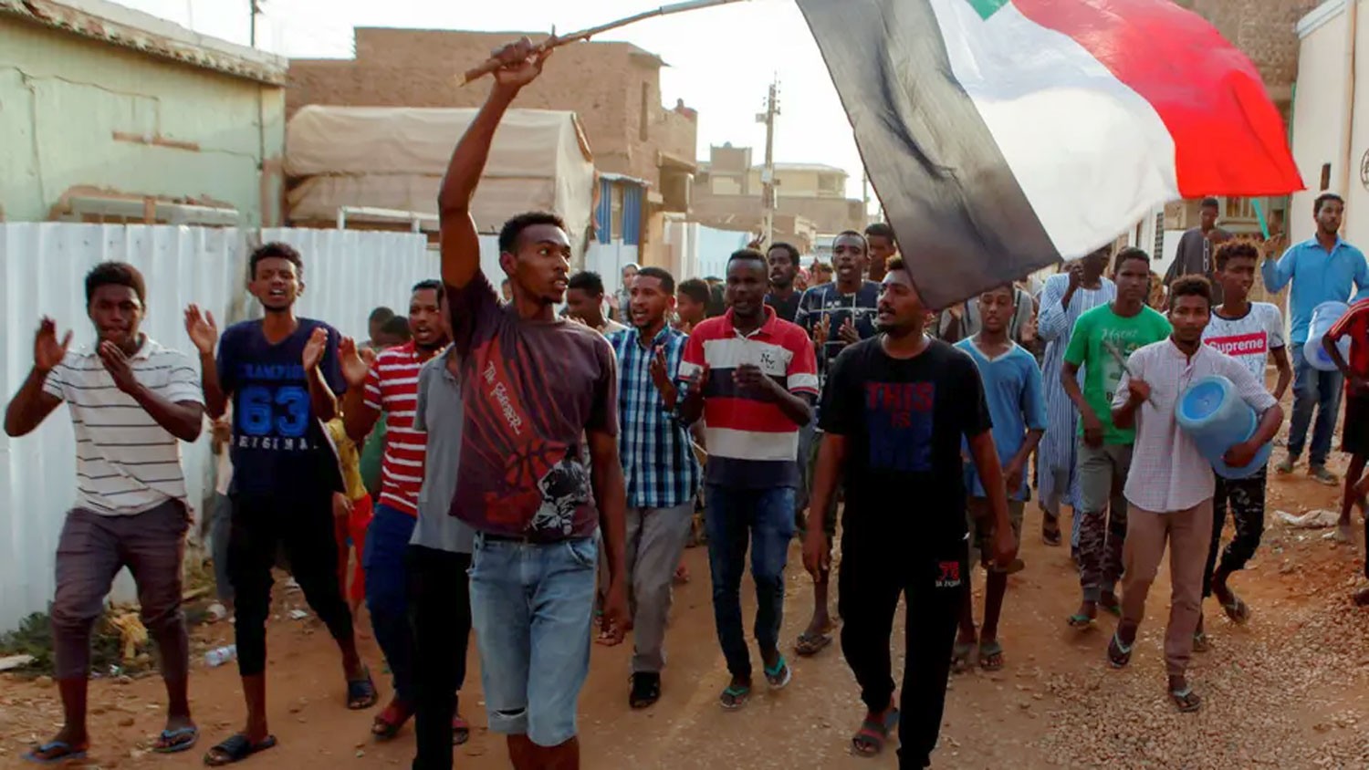 السودان.. تظاهرات مرتقبة والمجلس العسكري يحذر من الفوضى