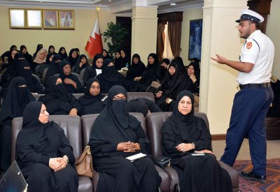 الدفاع المدني ينظم محاضرة توعوية لربات المنازل حول اشتراطات السلامة المنزلية