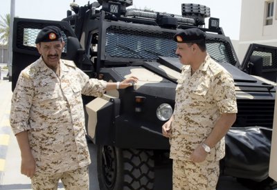 القائد العام يتفقد إحدى وحدات قوة دفاع البحرين