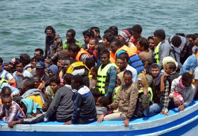 "المتوسط" قبالة تونس يبتلع أكثر من 80 مهاجراً