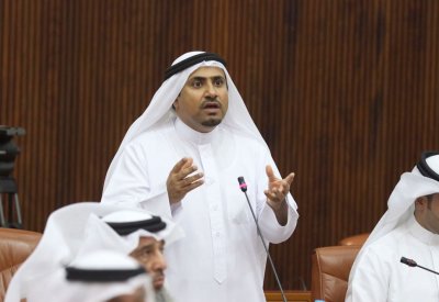 العسومي يطالب بوضع خطة وآلية واضحة لتطبيق قرار "منع الأكياس البلاستيكية"