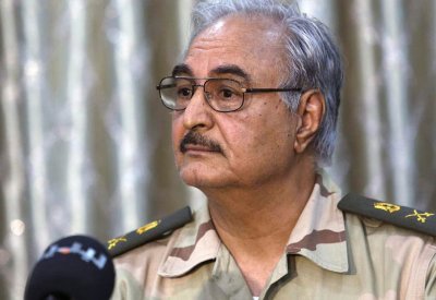 حفتر لـ"بلومبيرغ": لن يتم القضاء على الإرهاب خلال ساعات