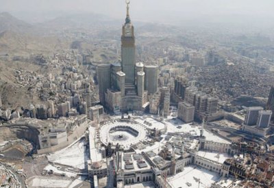 مكة تعيد 76 ألف شخص بلا تصاريح دخول