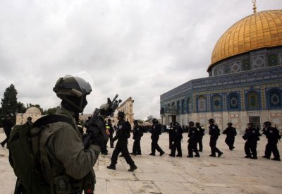قوات الاحتلال تعتقل 11 فلسطينيا في الضفة وتهدم اساسات في القدس