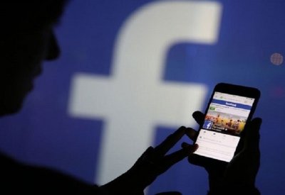"فيسبوك" تغري المستخدمين المبدعين بكسب المال