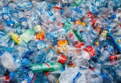 لأول مرة.. تحويل النفايات البلاستيكية إلى طاقة لتشغيل السيارات وتدفئة المنازل