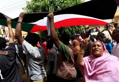 الانتقالي السوداني وقوى التغيير يوقعان اليوم الإعلان الدستوري