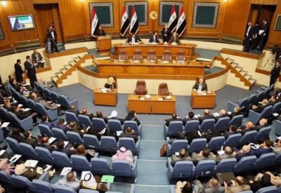 "فساد مستشرٍ".. مطالبات برلمانية باستجواب وزير عراقي
