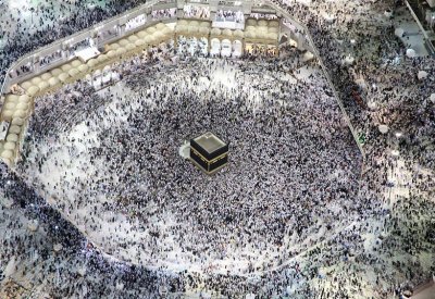  الملك سلمان يوجه باستضافة 1300 حاج وحاجة من 72 دولة
