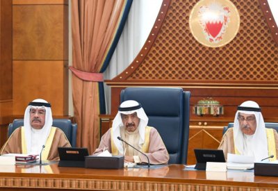 رئيس الوزراء يوجه لاتخاذ إجراءات تقلل من الآثار المترتبة على حاملي رخص الكراف