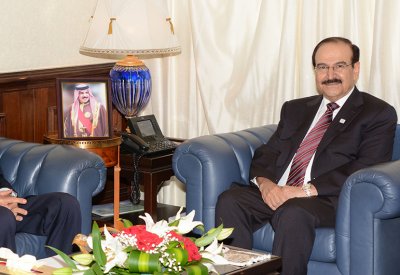 الوزير ميرزا يستقبل عضو مجلس الشورى عبدالعزيز أبل