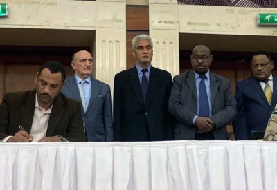 السودان.. التوقيع على الاتفاق السياسي بين "الانتقالي" و"التغيير"