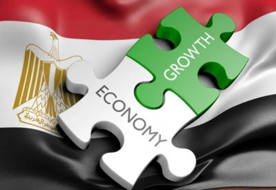 اقتصاد مصر ينمو 5.6% والعجز عند 8.2%