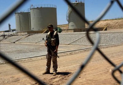 رغم التوترات.. النفط ينهي الأسبوع على خسائر حادة