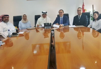 وكيل "الثروة البحرية" يستعرض مع وفد صيني "الاستزراع السمكي"