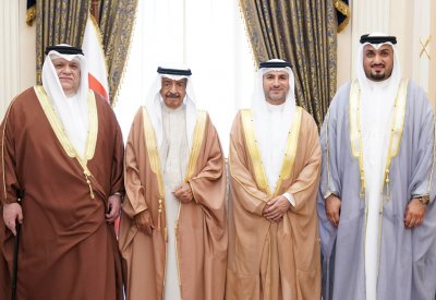 سمو رئيس الوزراء يعرب عن اعتزازه بالكفاءات البحرينية في مختلف القطاعات