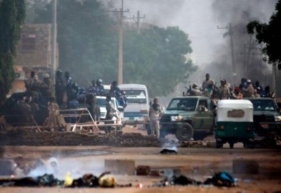 لجنة التحقيق في فض اعتصام الخرطوم تسلم تقريرها للنائب العام