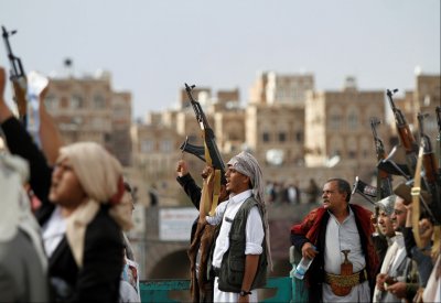 الشرعية تحذر من تجنيد الطلبة: الهدف "تجهيل اليمنيين"