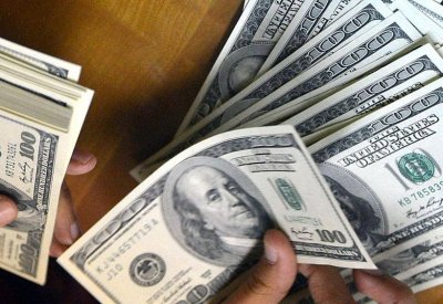 استقرار الدولار ترقبا لخفض الفائدة.. وتراجع قيمة الإسترليني