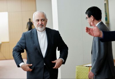 إيران تناور: مستعدون للحوار مع السعودية