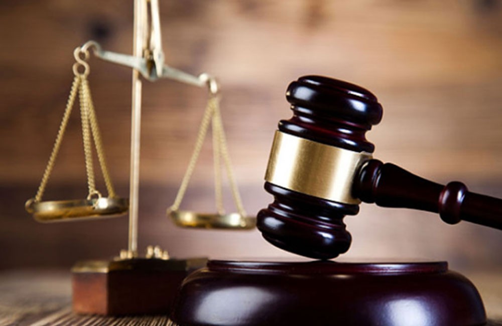 سنة والإبعاد لإفريقية وصفتها زوجة كفيلها بـ"الغبية" فأحرقت غرفة بمنزلهم