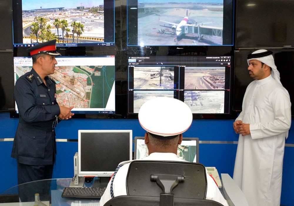 مدير شرطة المطار يؤكد على أمن وسلامة المسافرين وإنهاء إجراءاتهم بالسرعة والكفاءة