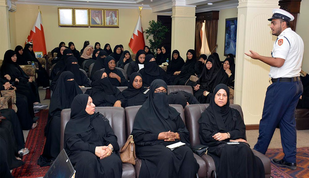 الدفاع المدني ينظم محاضرة توعوية لربات المنازل حول اشتراطات السلامة المنزلية