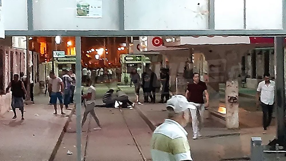 تونس.. انتحاري يفجر نفسه بعد محاصرته
